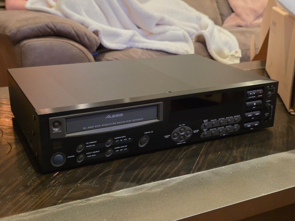 Alesis Masterlink ML-9600 Hard Disk Mastering Recorder with Remote - Open Box