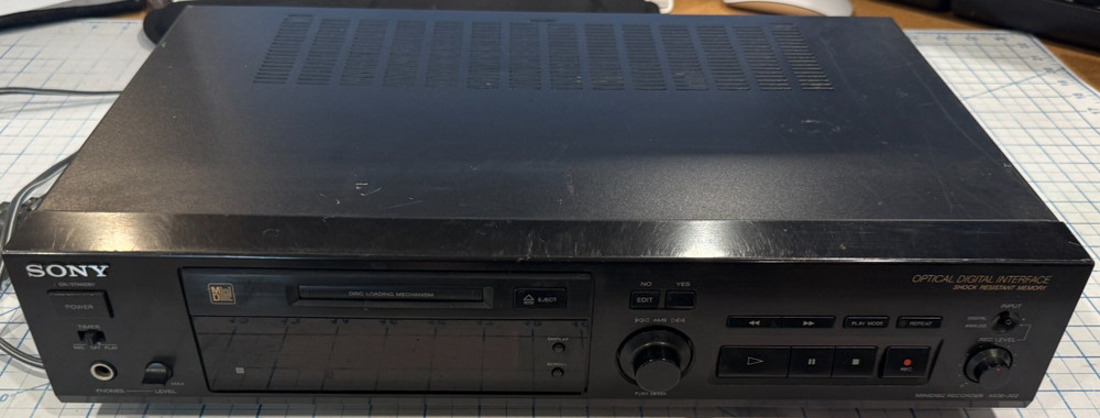 Sony MDS-302 Home Minidisc player Optical Digital Interface Shock Resistant