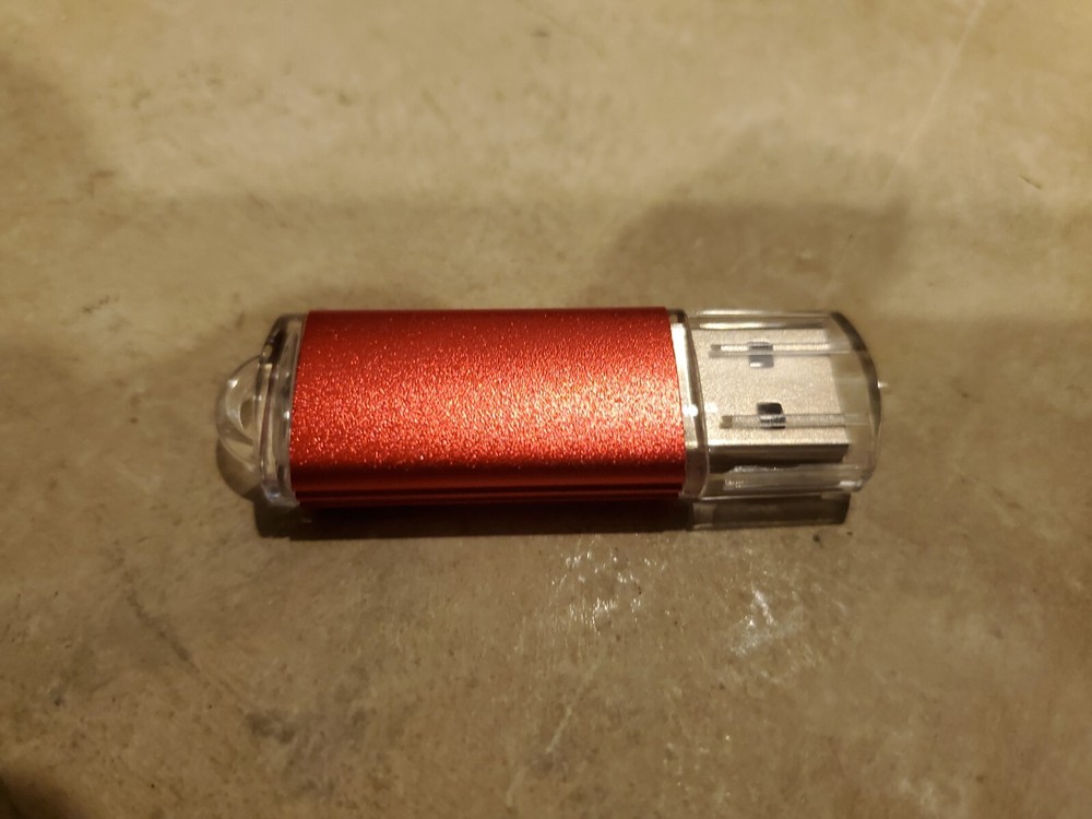 Linux Mint 21 Cinnamon "Vanessa" x64 Bootable on 4G USB Stick!