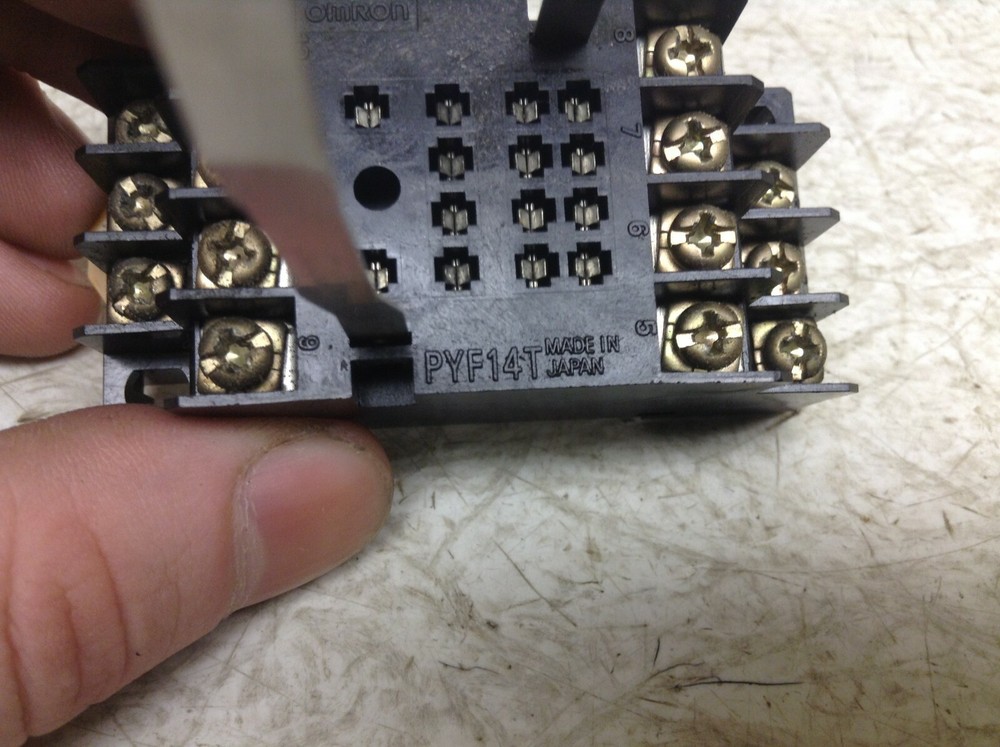 Omron PYF14T Relay Base (TSC)