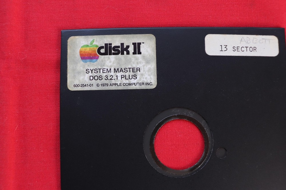 VINTAGE APPLE COMPUTER SYSTEM MASTER DOS 3.2.1 PLUS FOR THE APPLE II COMPUTERS