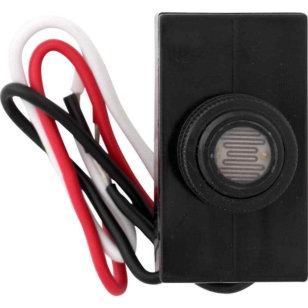 Defiant 1800-Watt Post Eye Light Control