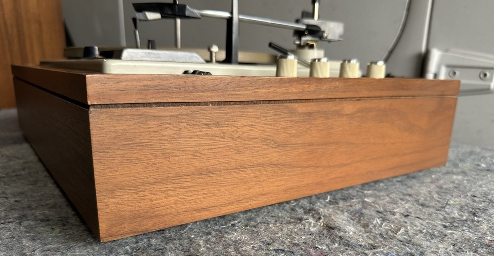 KLH Model Twenty Six Turntable Stereo System & Speakers Untested