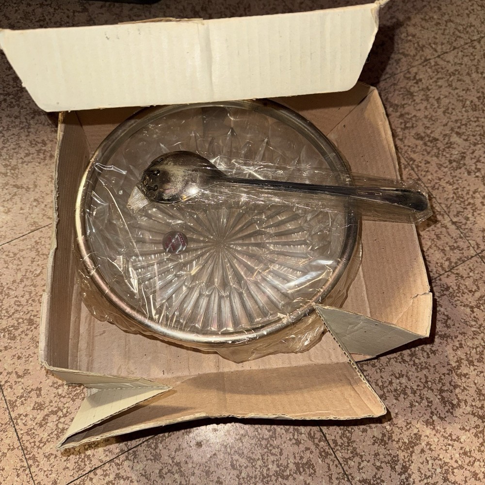EALES 1779 Silverplated Salad Bowl with Salad Servers