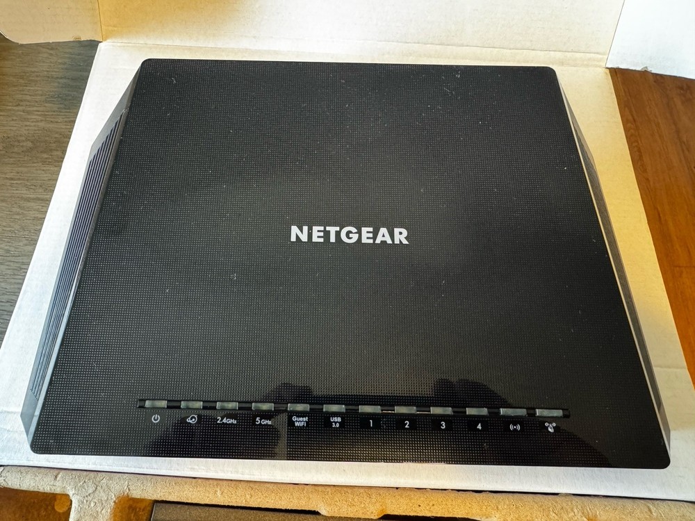 NETGEAR Nighthawk Wi-Fi Router - AC2100 - OPENBOX