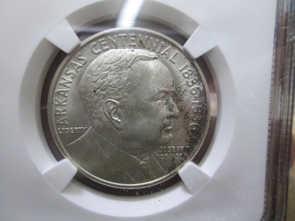 1936 ARKANSAS COMMORATIVE HALF DOLLAR IN NGC MS65 UNCIRCULATED CONDITION