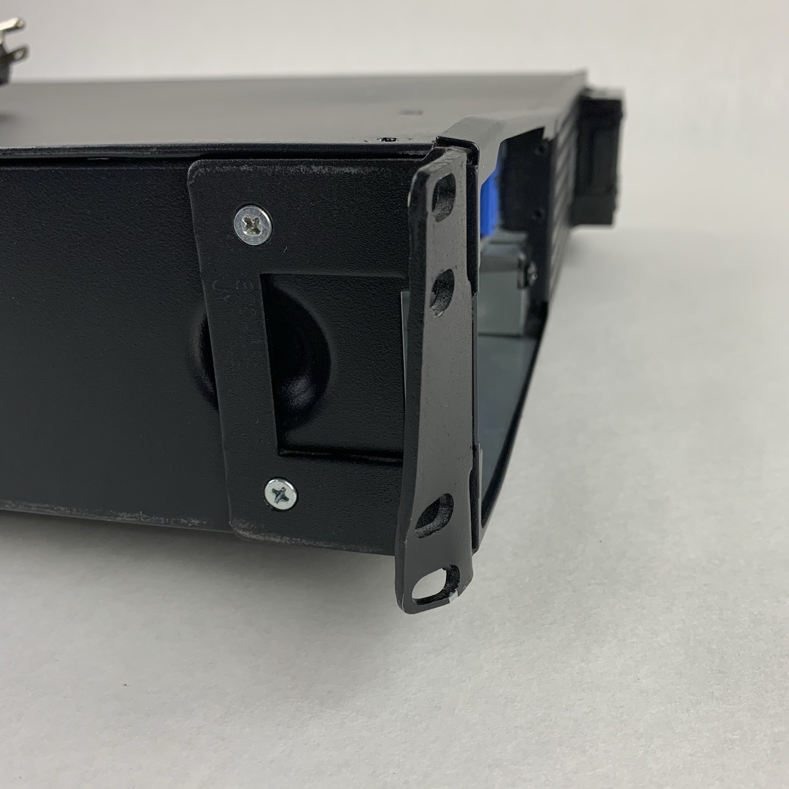 APC SMX1500RM2UCNC Battery Backup UPS Tested Bent No Net Card No Batt No Caddy