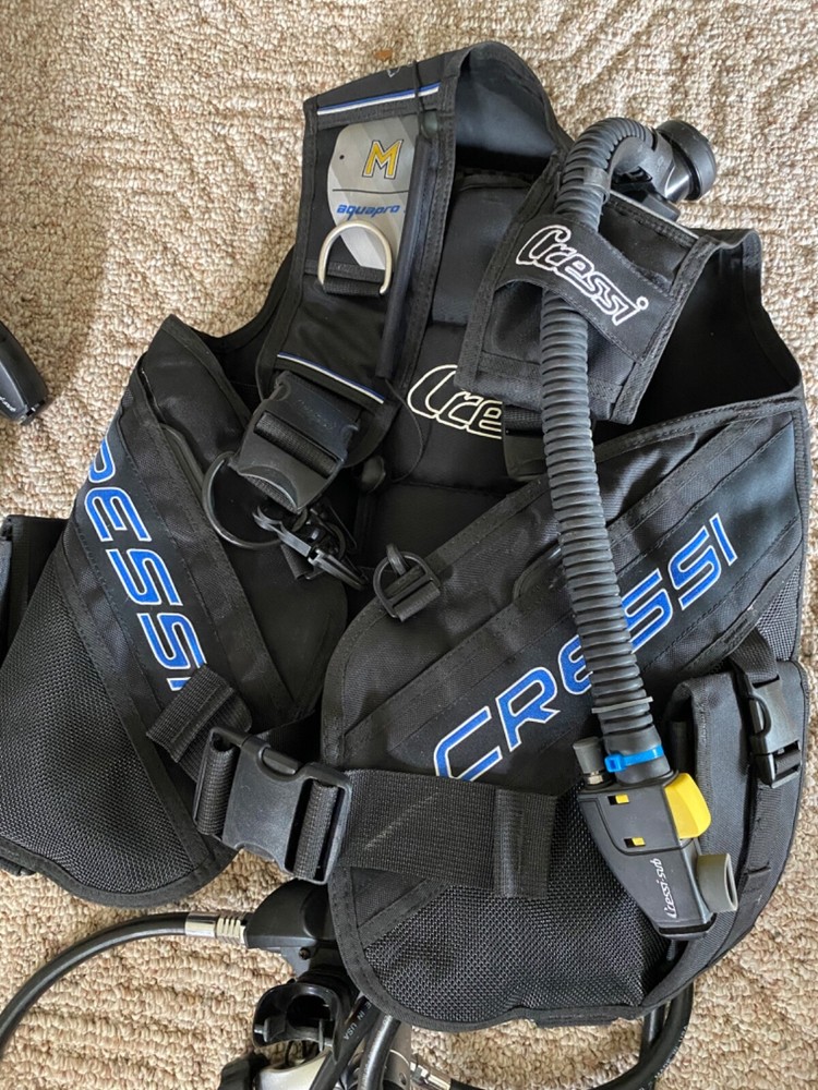 Medium Cressi BCD and 1st and 2nd stage regulator package