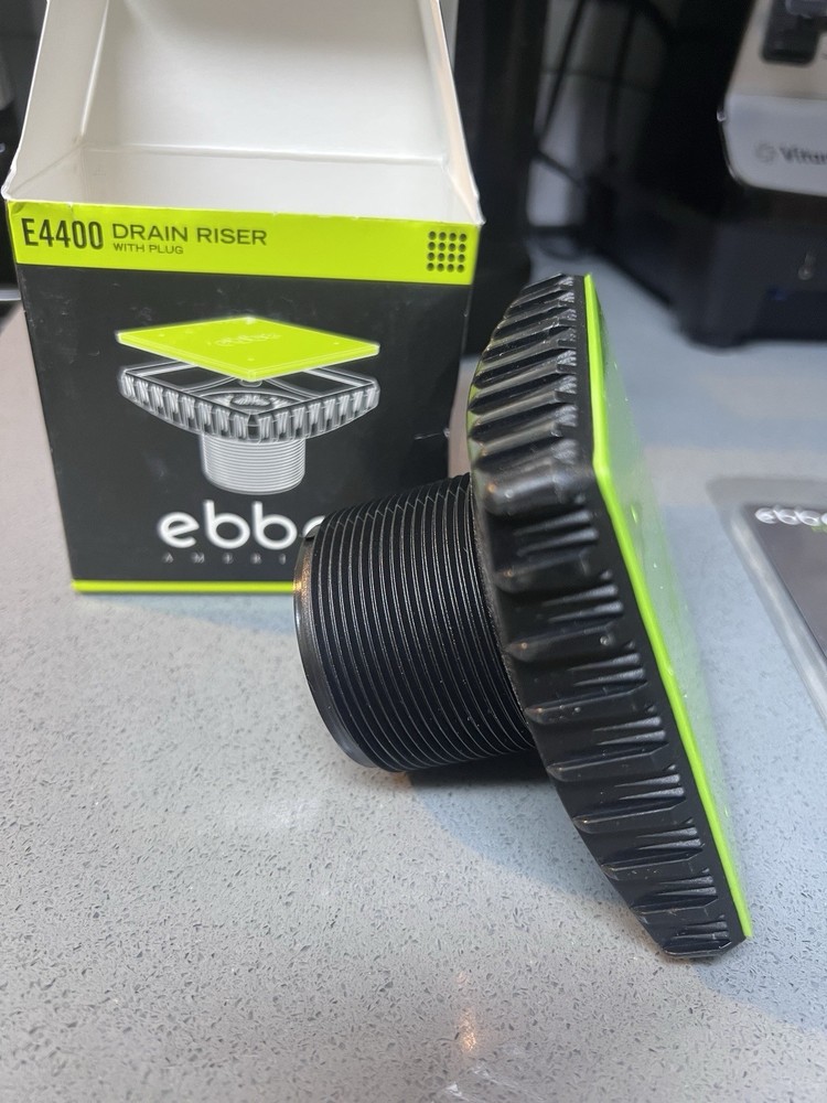 Ebbe E4400 Drain Riser with Plug + Ebbe Pro E4404 Square Drain Cover Brushed Nic