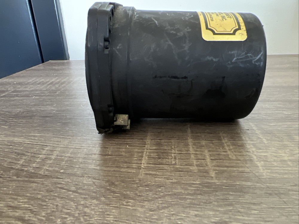 United Instruments, Inc. Beechcraft Vertical Speed Indicator P/N: 7040