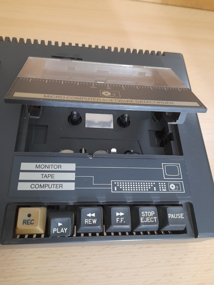 Schneider / Amstrad CPC464 - read the details please