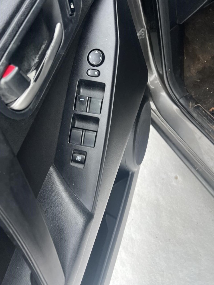 Used Fuse Box Engine fits: 2010 Mazda 3 Grade A