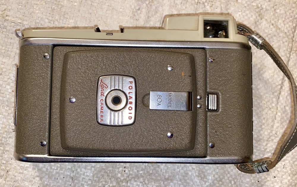 VINTAGE POLAROID MODEL 80A LAND CAMERA & ACCESSORIES
