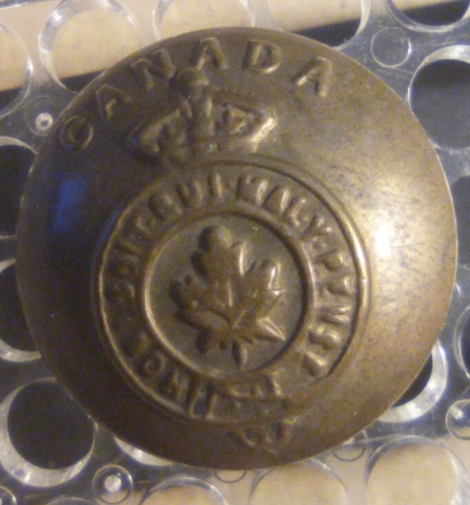 WWII Canadian Military Service Button