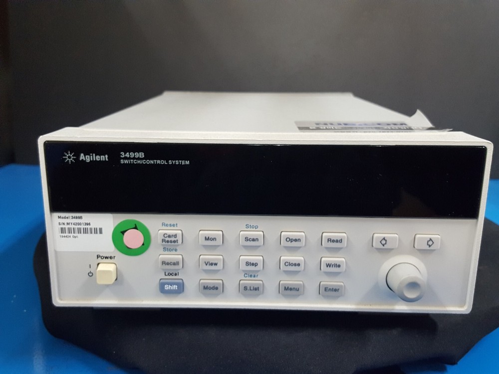 Agilent 3499B: Switch / Control System Main Frame (1396)