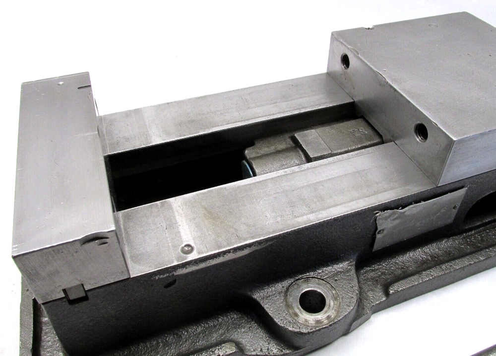 KURT ANGLOCK 6" MILLING MACHINE VISE w/ HANDLE - #D60