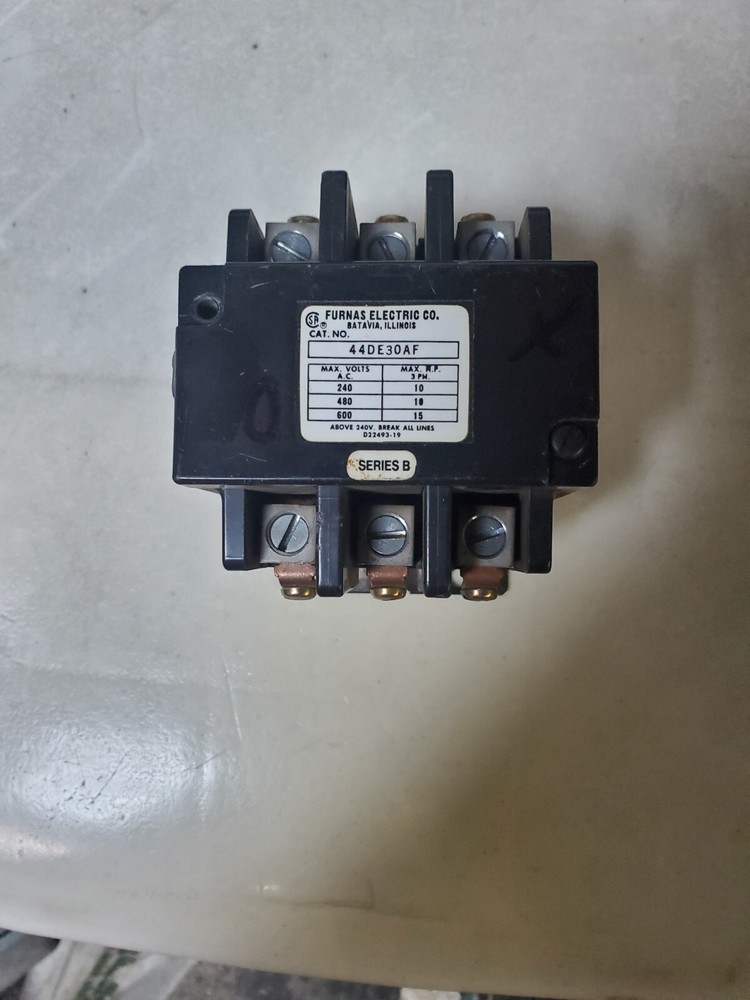 Furnas reversing contactor 44DE30AF