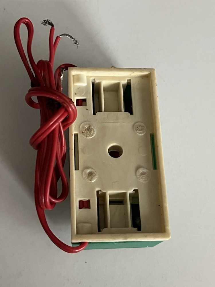 TYCO Prestomatic Button Switch – HO Scale Accessory Control & Green Street Light