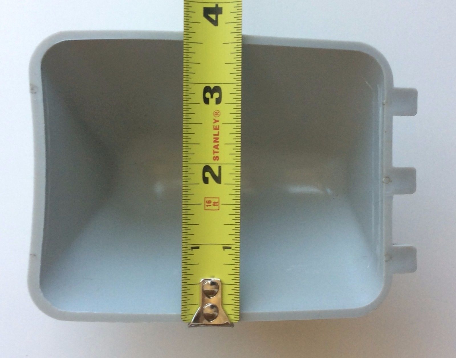 Surefeed Cage Cups 1/2 Pint / 8 fl. oz. Hanging Feed & Water Cage V-Cups Poultry