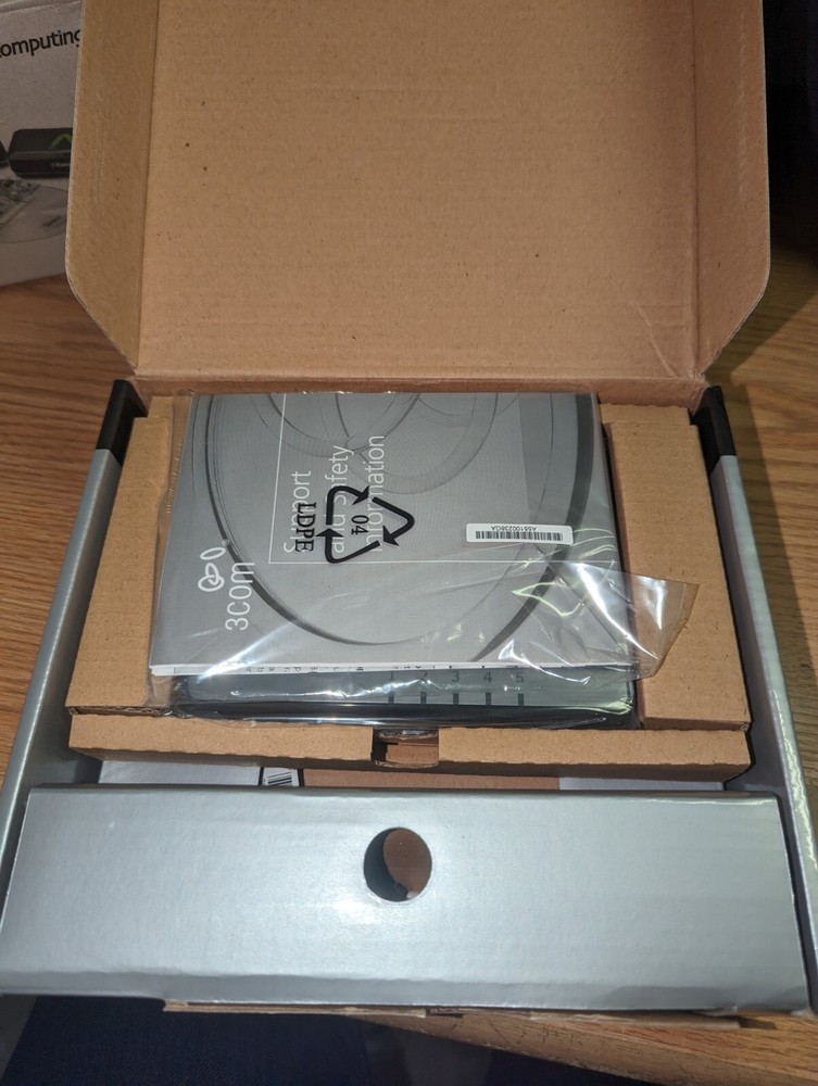 HP V1405-5 Switch 3Com Switch - new in open box - ships free!