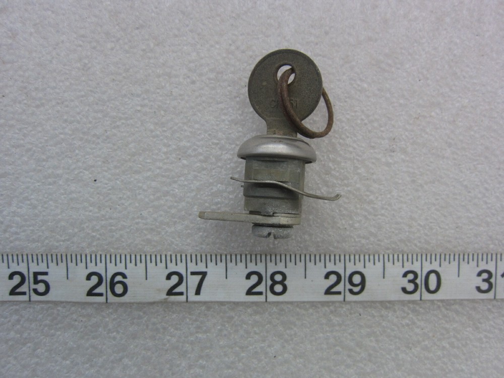 Hoffmann Wiegmann EDI Slotted Screwdriver Cam Panel Lock, Used