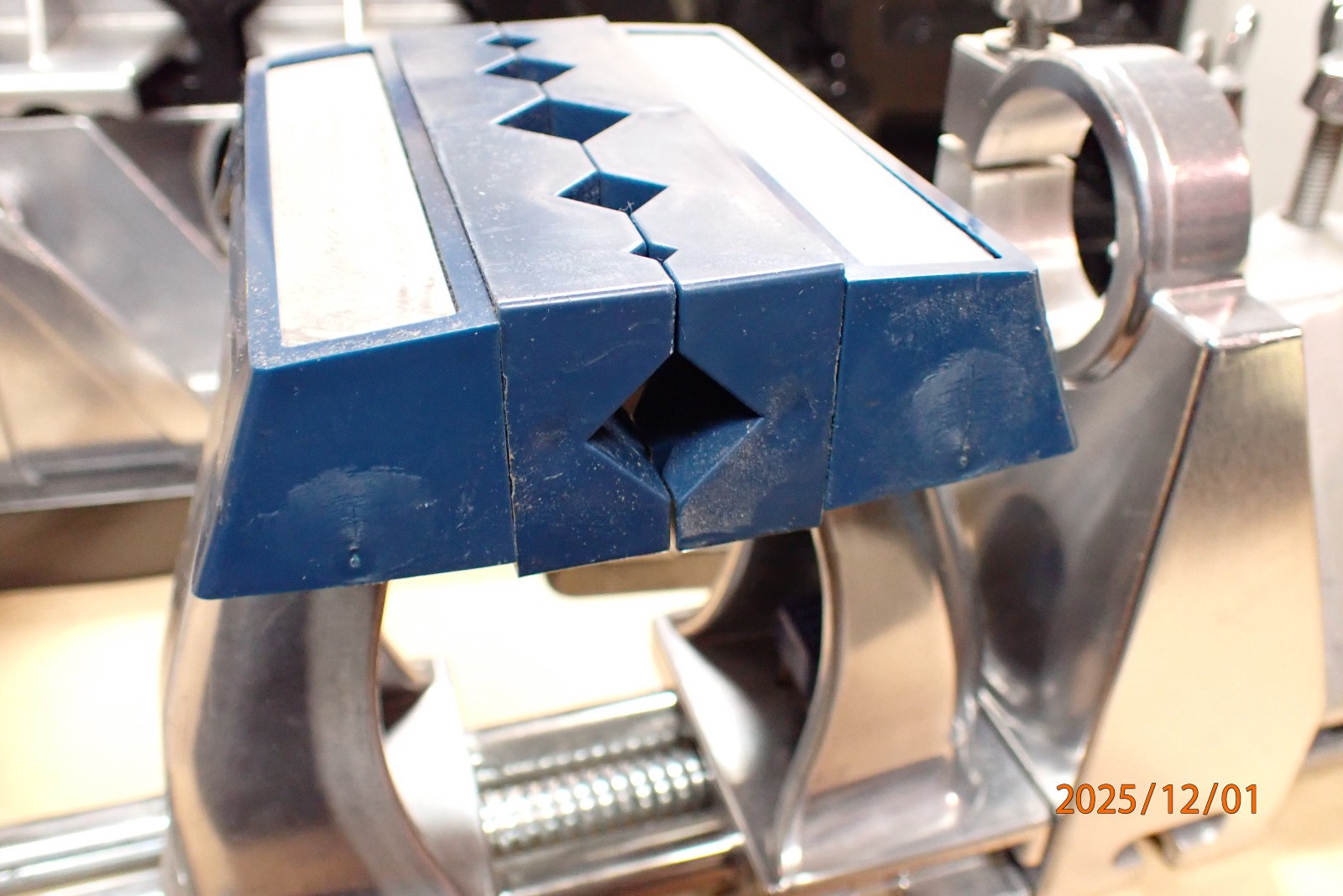 LOT A NEW OLD STOCK VINTAGE SWISS ORIGINAL ZYLISS KIT WITH CENTERS JAWS READ