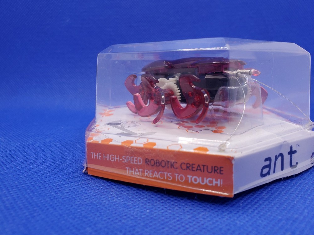 Hexbug ANT Micro Robotic Creatures Fuchsia Hex Bug 2013 Crawling Toy Insect
