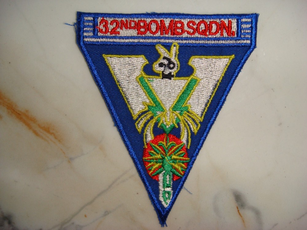 US AIR FORCE 32nd BOMB SQUADRON PATCH