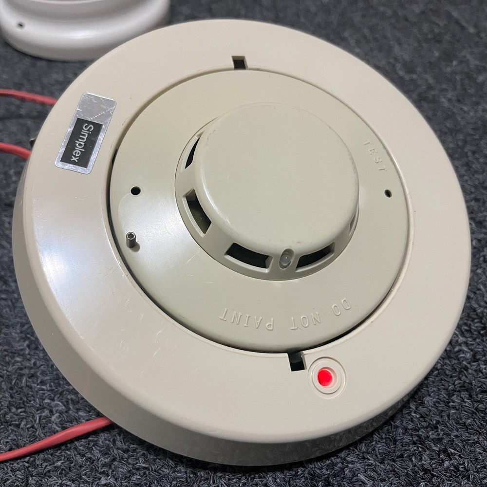 (1x) Simplex 2098-9652 Addressable Smoke Detector Base MAPNET II USED TESTED