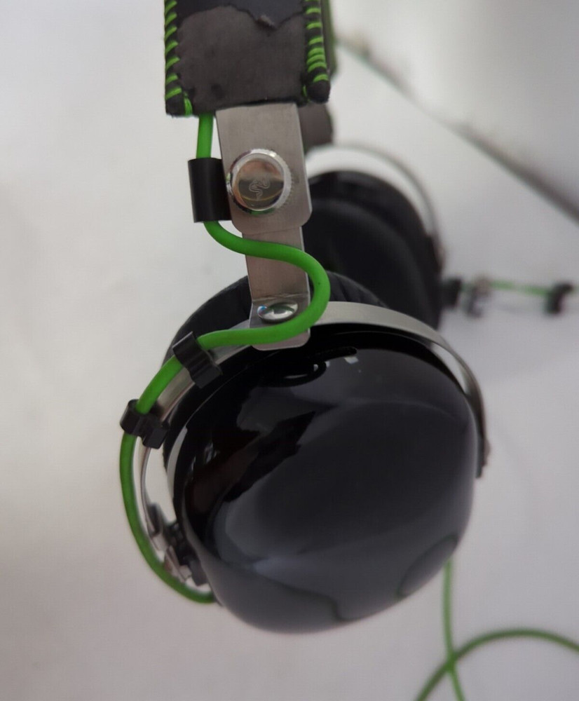 RAZER WIRELESS HEADPHONES - FULLY FUNCTIONAL