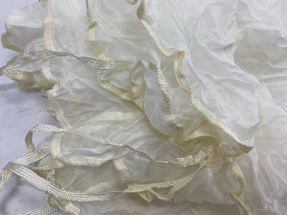 Large 33'' Chaff Parachute, Single (1)