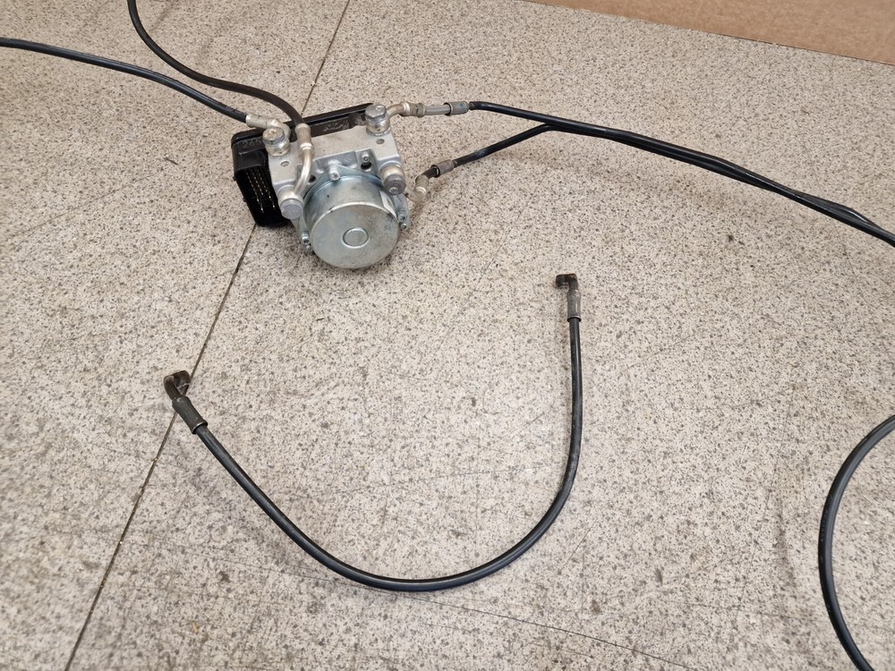 Triumph Tiger 1200 ABS pump unit module & hoses pipes lines 2012 - 2015