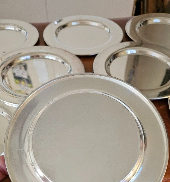Vintage silver-plated bread plates