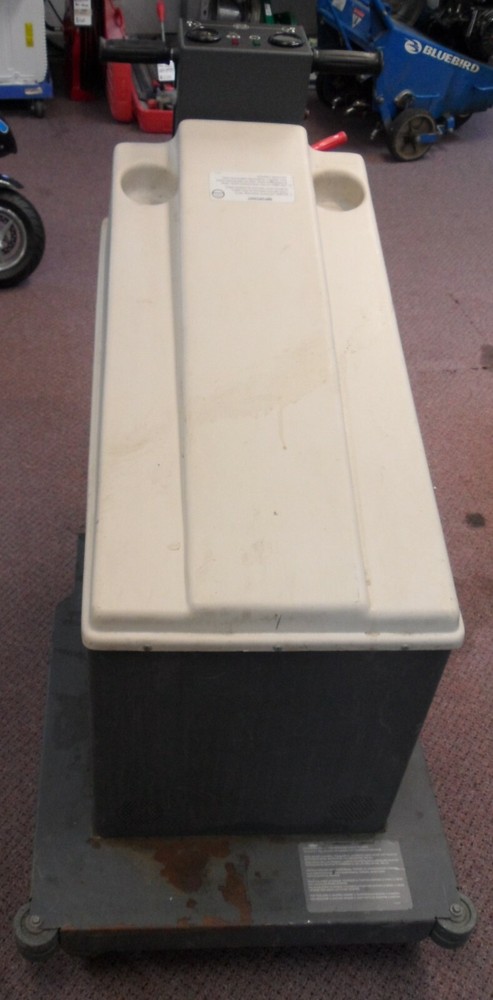 Nilfisk Advance 20 Floor Scrubber
