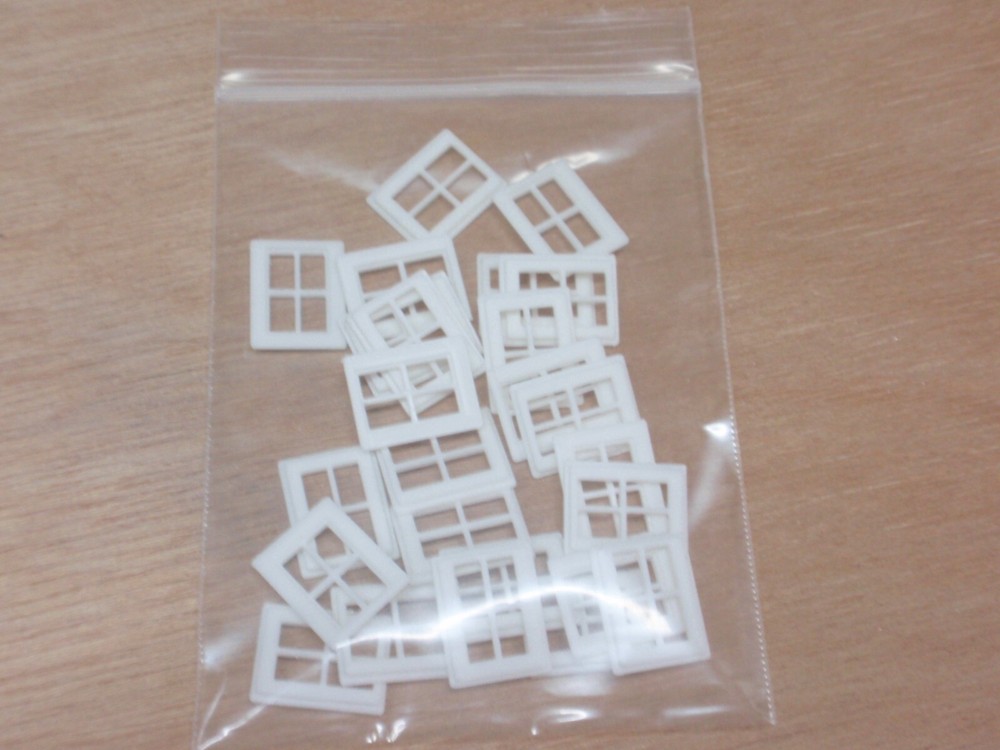 Nickdo3D - O Scale 4 Pane Windows - 25 Pack - WHITE