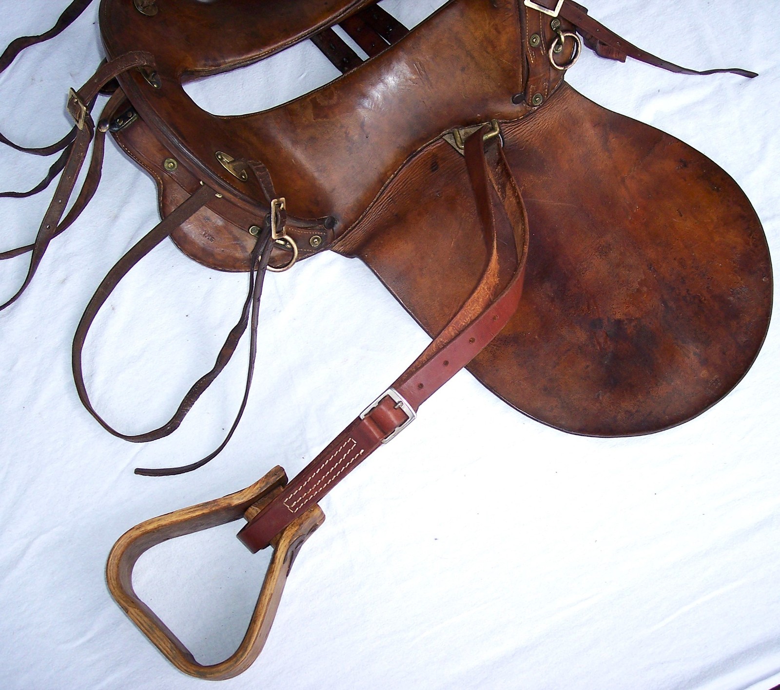 Antique US Cavalry Saddle Brass US Conchos Military McClellan 11" Seat Marked