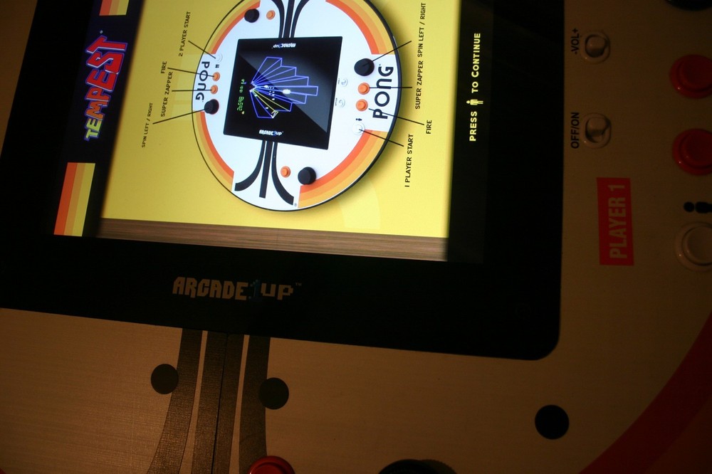 Arcade1Up Pong® 4 Player 8in1 Pub Table