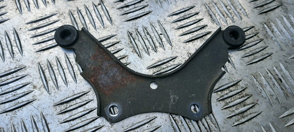 YAMAHA XJ900S DIVERSION 1996 REAR SUPPORT BRACKET FRAME BRACKET.