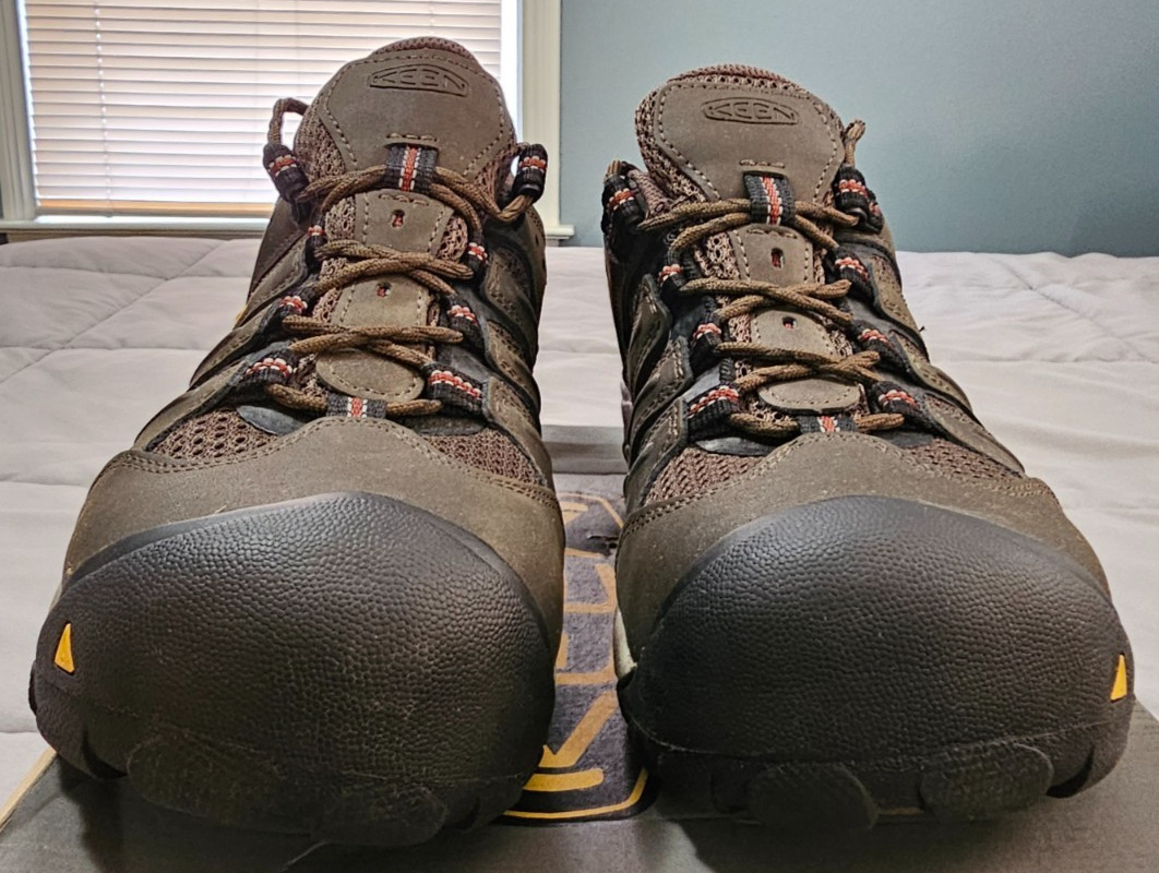 Keen® (Men's 10.5 WIDE) Utility Lansing™ Low (Steel Toe) EH SR Work Shoe - $140