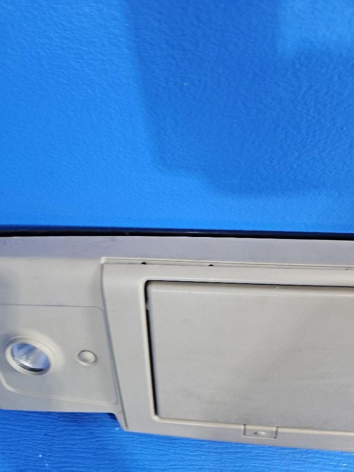 TRAVERSE 2012 Console Rear LIGHT 6893