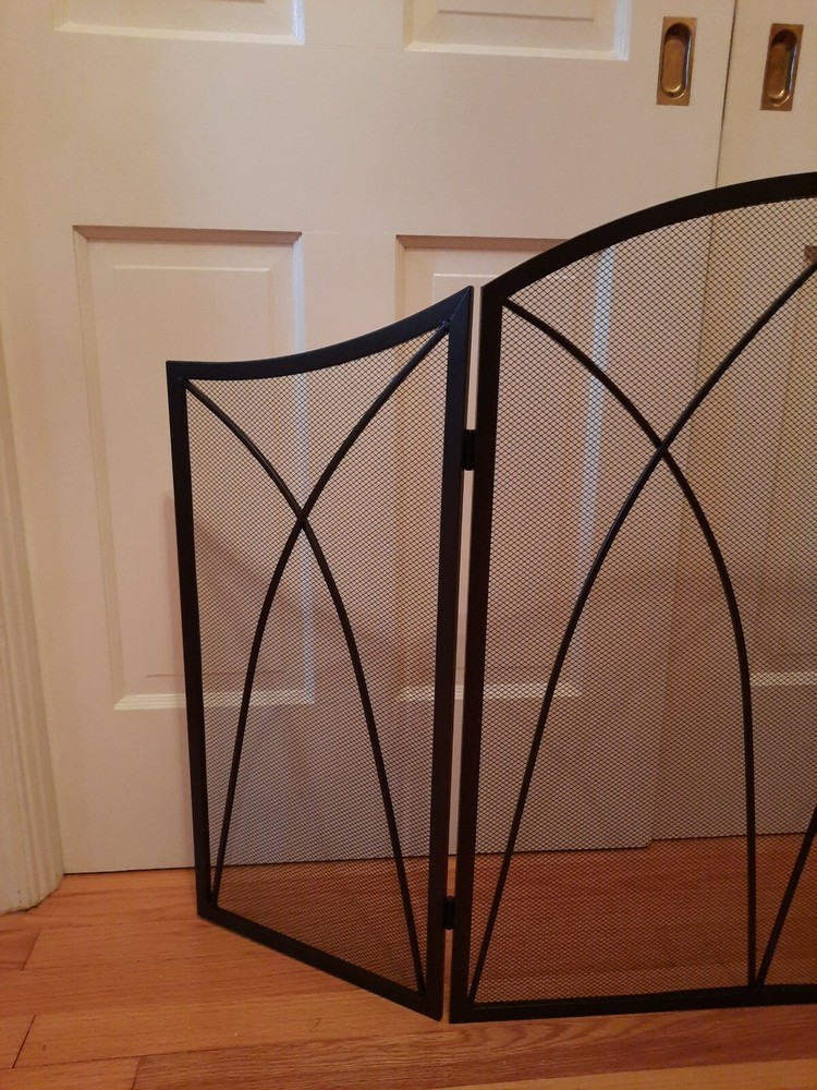 EUC Pleasant Hearth 959 Black Arched 3-Panel Fireplace Screen