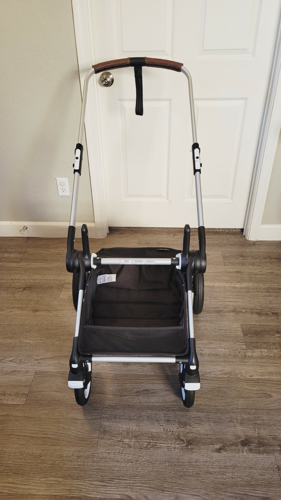 Bugaboo Fox Stroller Base and Bassinet