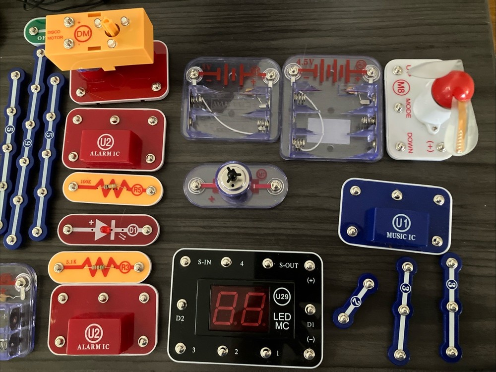 Snap Circuits Lot