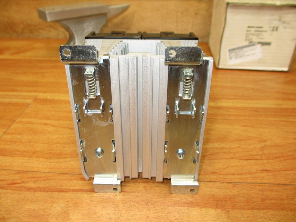 Barber Colman 7PE060400100 *NEW* Solid State Relay 400V