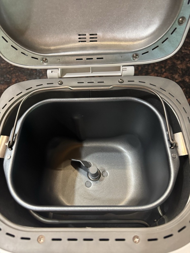 OSTER Expressbake Bread Maker Machine Model 5838 White EUC