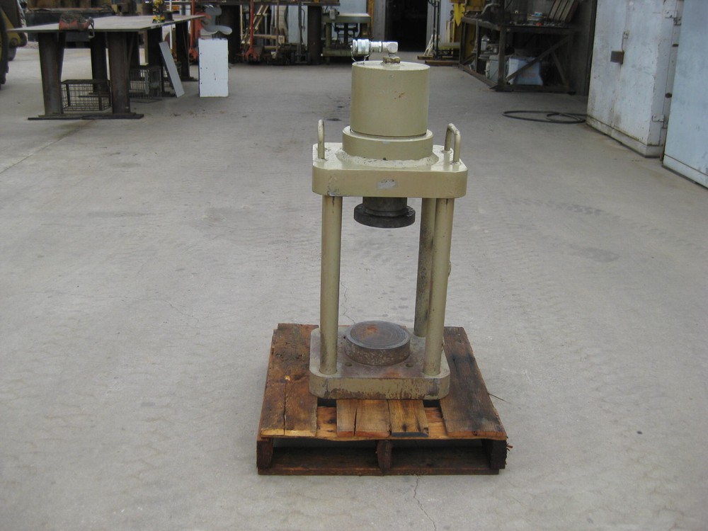 Hyd press 100 ton (testing) (lab)