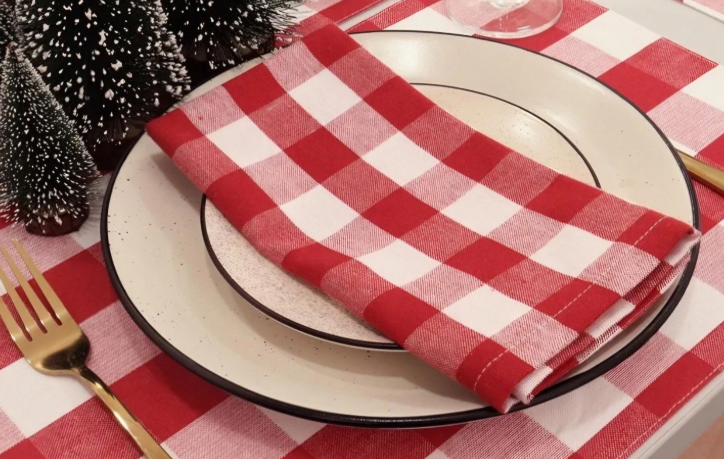 8 Buffalo Plaid Red/White Luxury Napkins 100% Cotton Garnier-Thiebaut 22x22 NWOT
