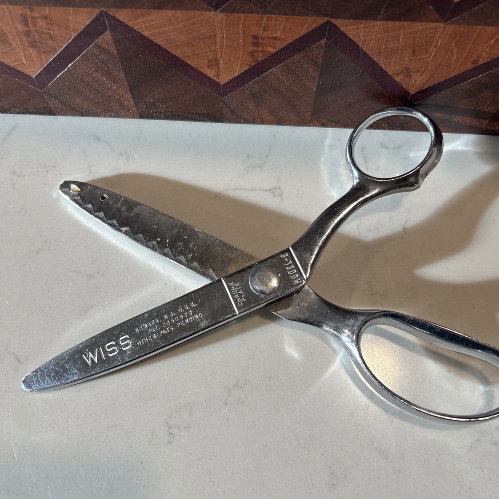 Wiss Vintage Pinking Shears Pink Rite Model E Zig Zag Sawtooth Pattern Scissors