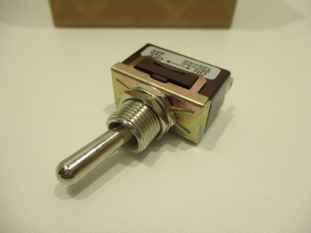 *NEW* (BOX OF 10) SPC TECHNOLOGY SPC11166 TOGGLE SWITCH