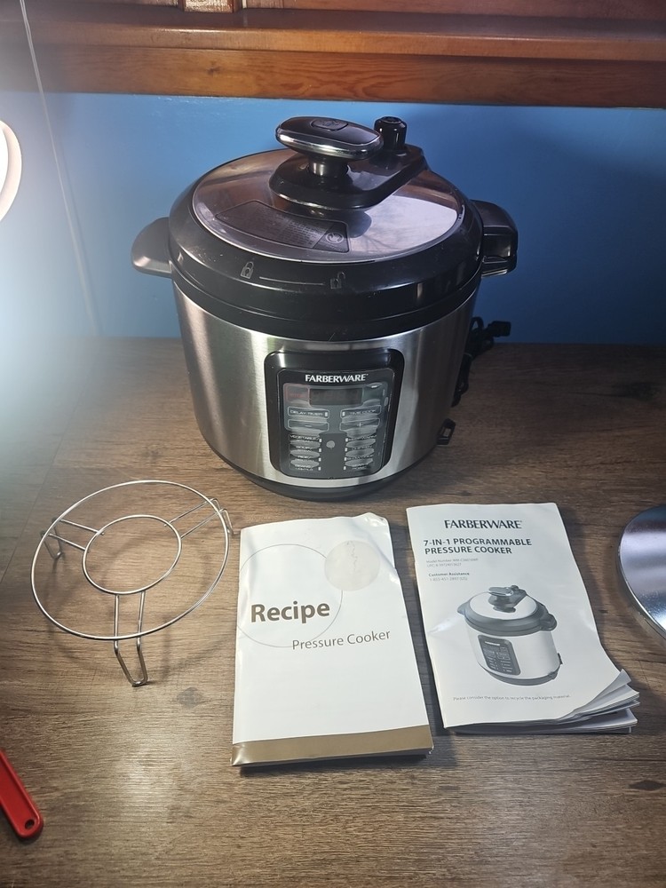 FARBERWARE 7-1 Programmable 6 quart Pressure Cooker Stainless WM-CS6016WP